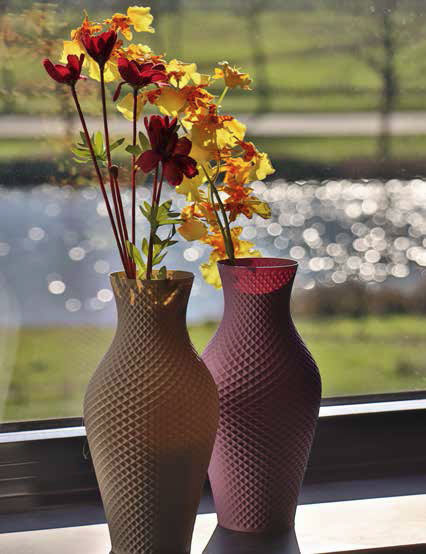 Vaser i solskin som er printet med PolyTerra PLA filament